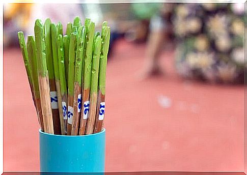 Chopsticks are excellent cleaners.