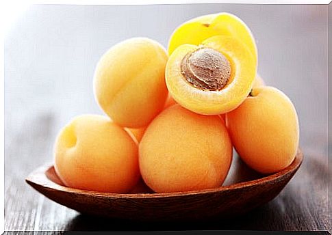 Apricots are foods that do not help you lose weight.