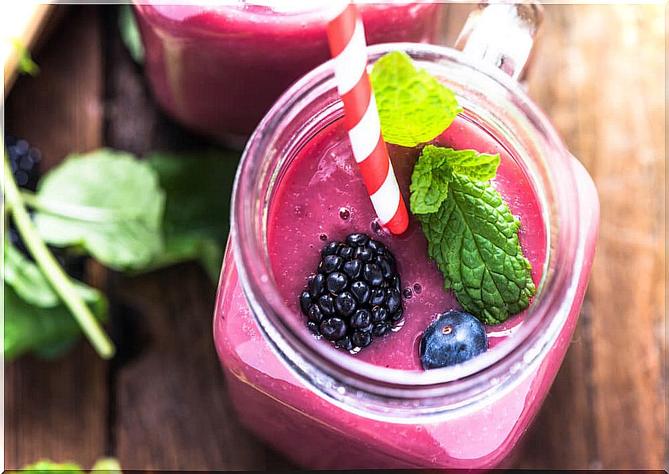 Red fruit smoothie