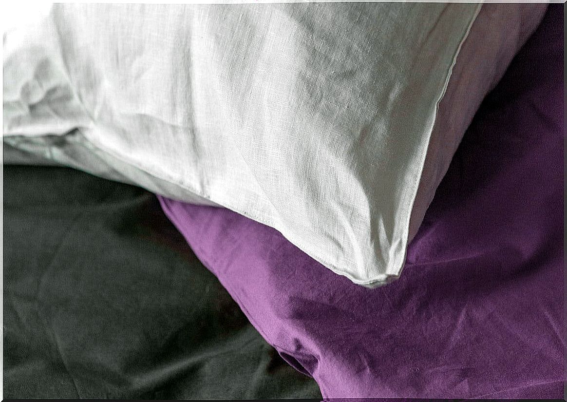 Benefits of silk pillowcases.