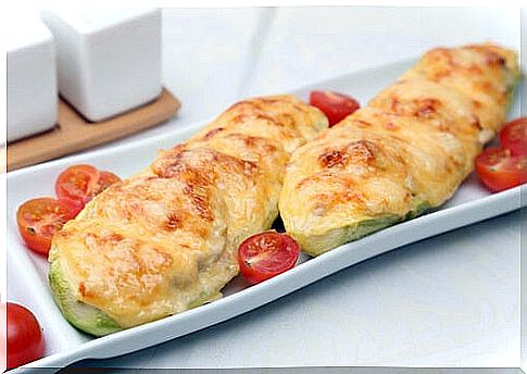 Zucchini gratin with tomatoes